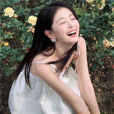 穿条纹衣的男孩